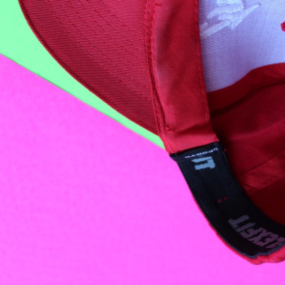 **SOLD**Metallica Red Embroidered Hat - Picture 5 of 5